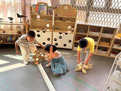玩转小球滚动 