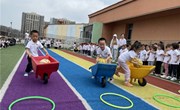 游戏点亮童年，运动促进成长 ---记小班运动会趣味活动